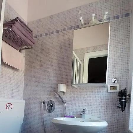 Villa La Lanterna Pietra Ligure Room photo