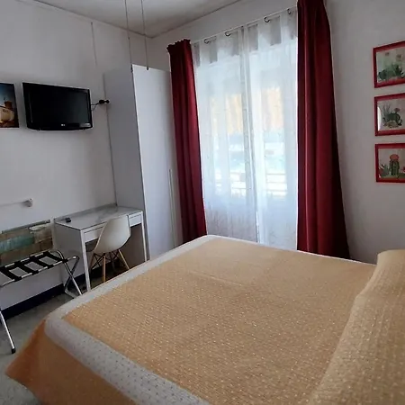 Villa La Lanterna Pietra Ligure Room photo