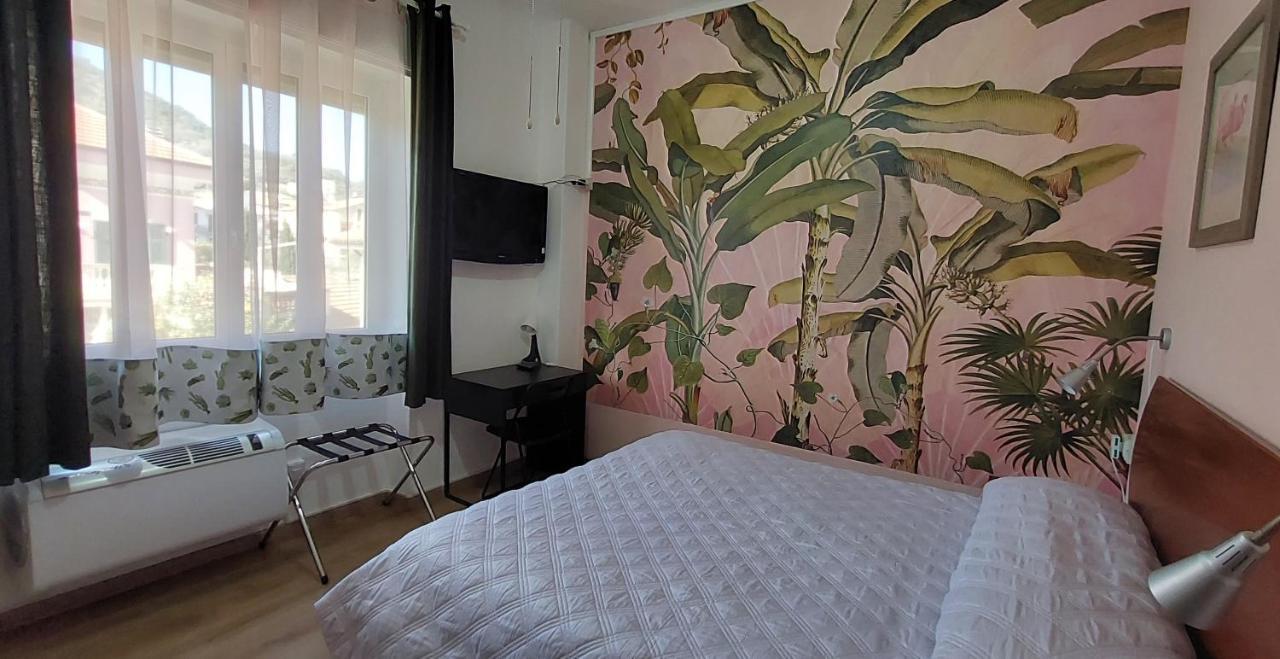 Hotel La Lanterna Pietra Ligure