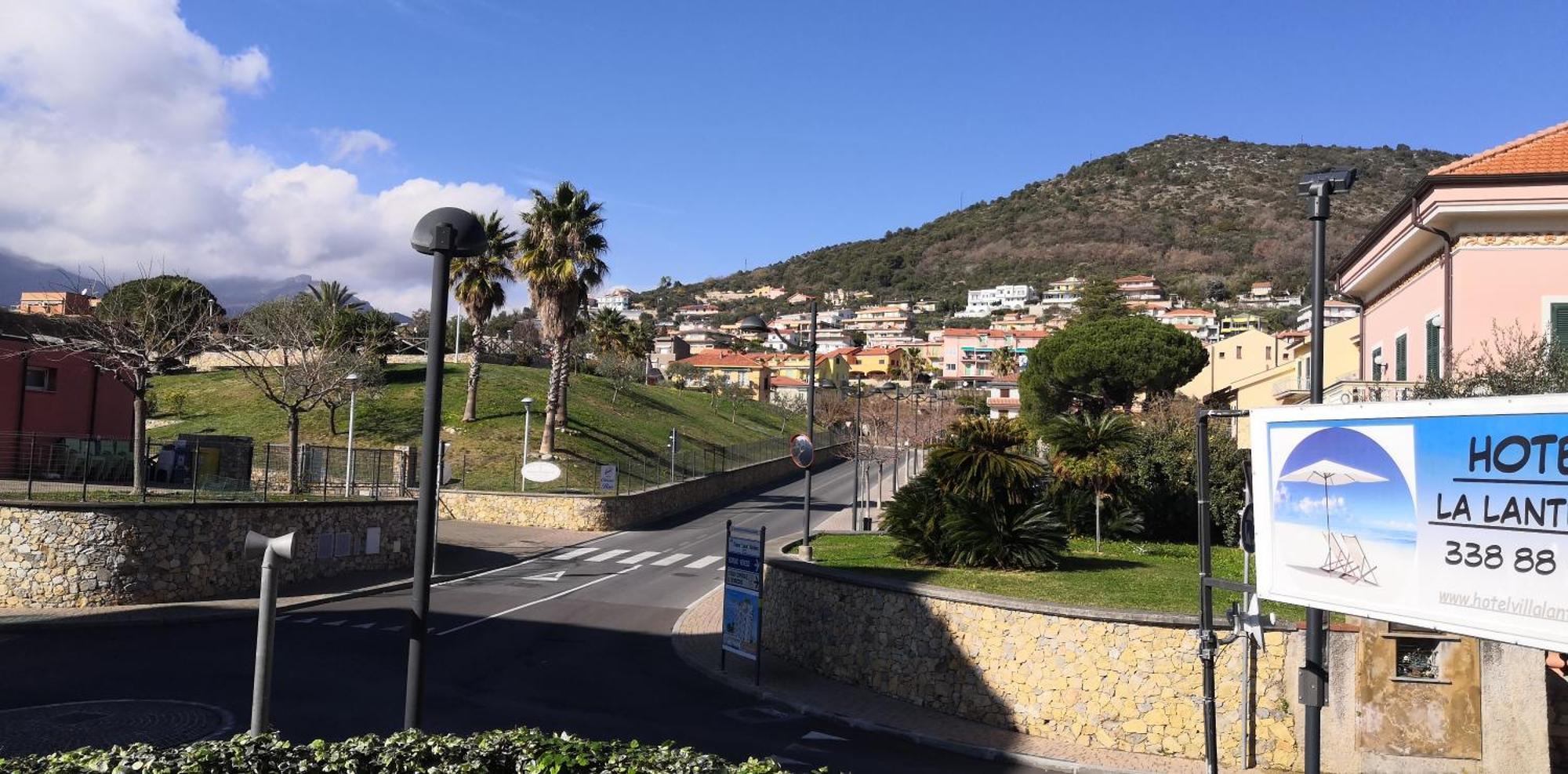 La Lanterna 2* Pietra Ligure